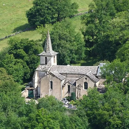 L'0livier Avec Piscine En Aveyron